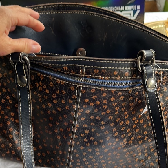 Patricia Nash purse /tote navy floral - Picture 4 of 6